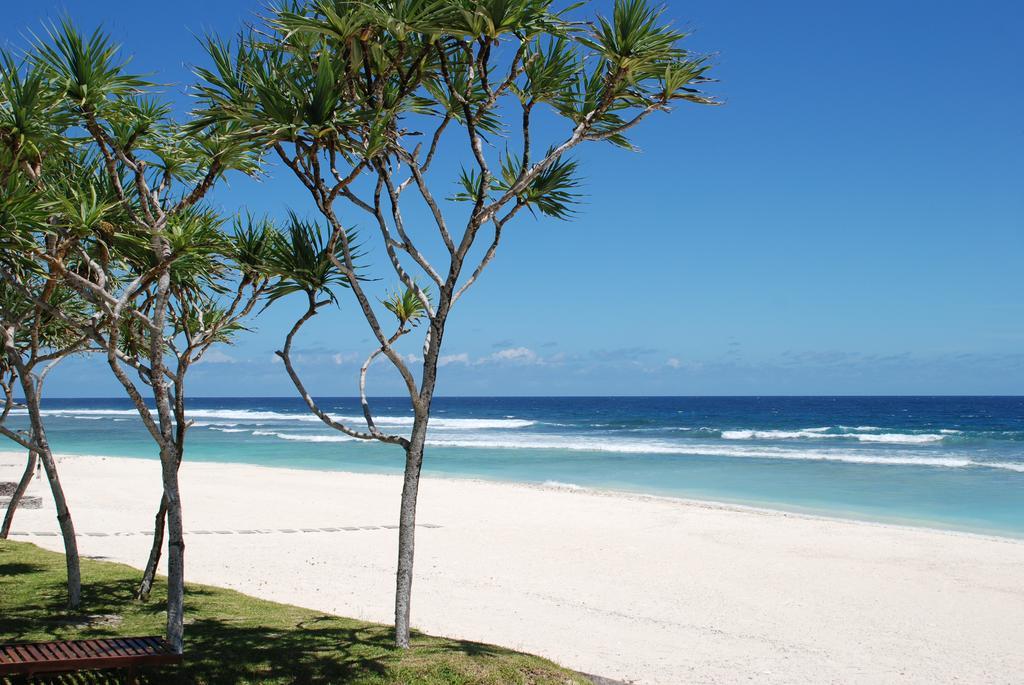 Tamanu On The Beach Port Vila Exterior photo