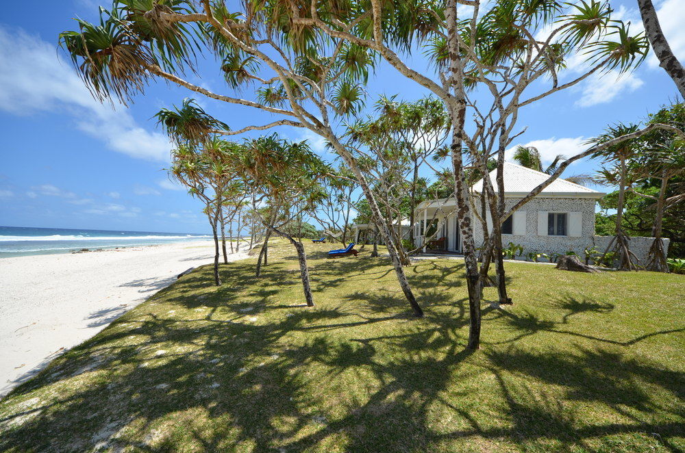 Tamanu On The Beach Port Vila Exterior photo