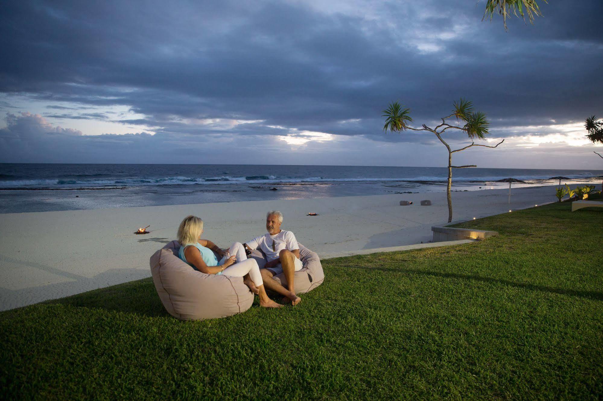 Tamanu On The Beach Port Vila Exterior photo