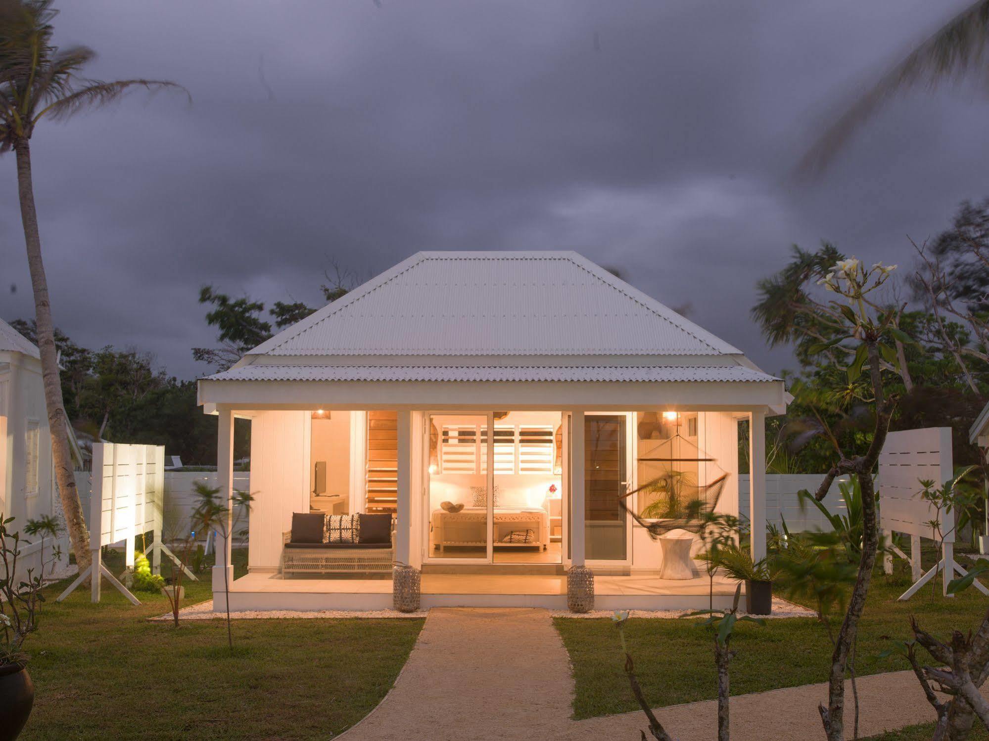 Tamanu On The Beach Port Vila Exterior photo