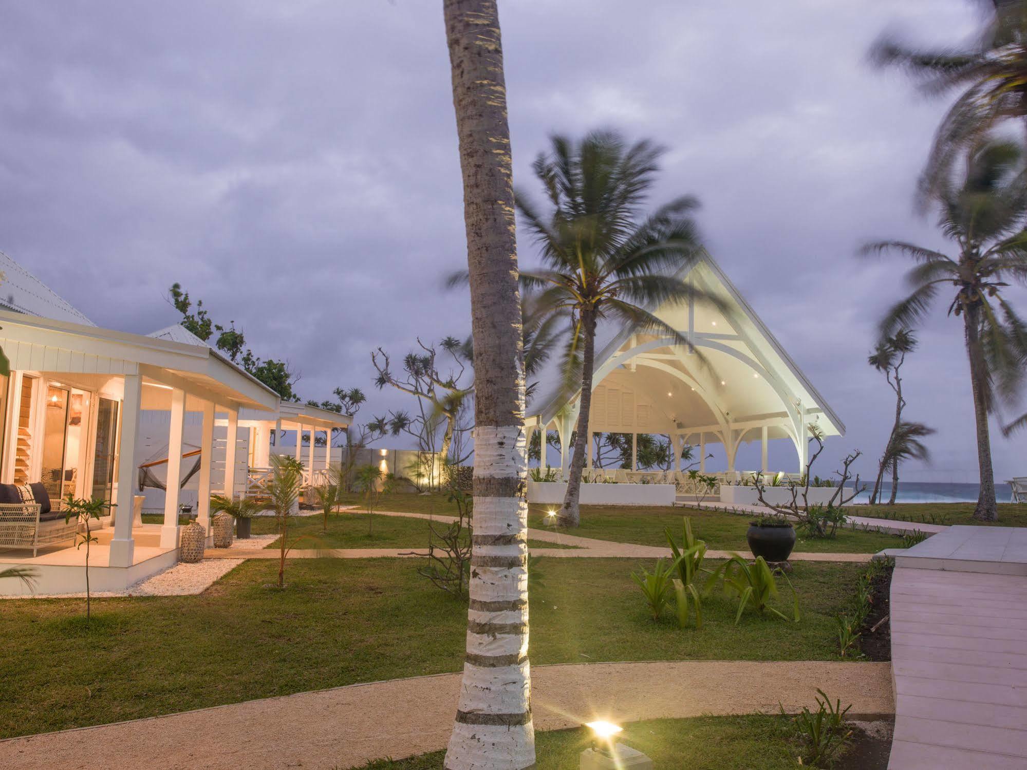 Tamanu On The Beach Port Vila Exterior photo