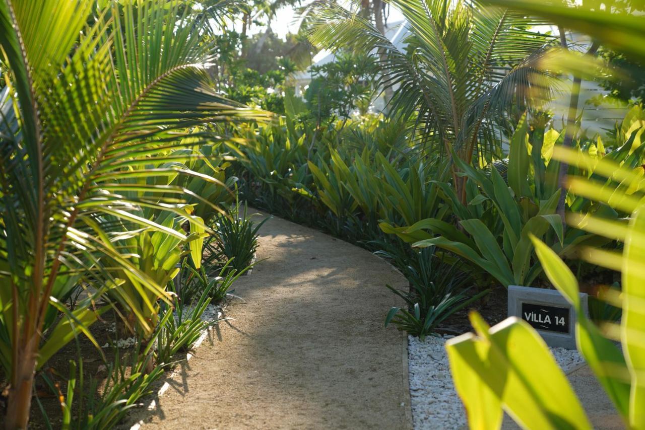 Tamanu On The Beach Port Vila Exterior photo